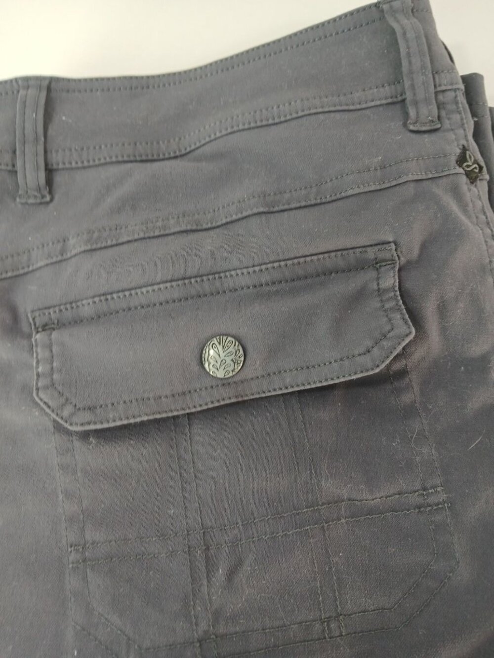 Prana Womens Gray Outdoor Hiking Shorts Size 12 Zip Pocket Back Button Flap - Picture 11 of 12